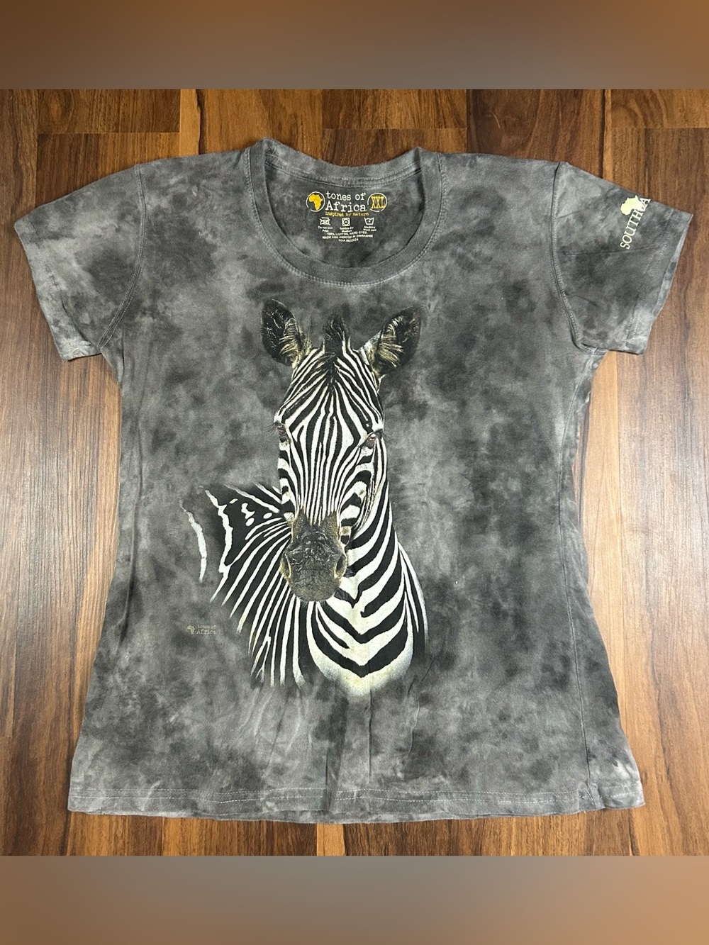 2000s tones of African grey tie-die zebra graphic T-shirt. Woman’s Size XXL